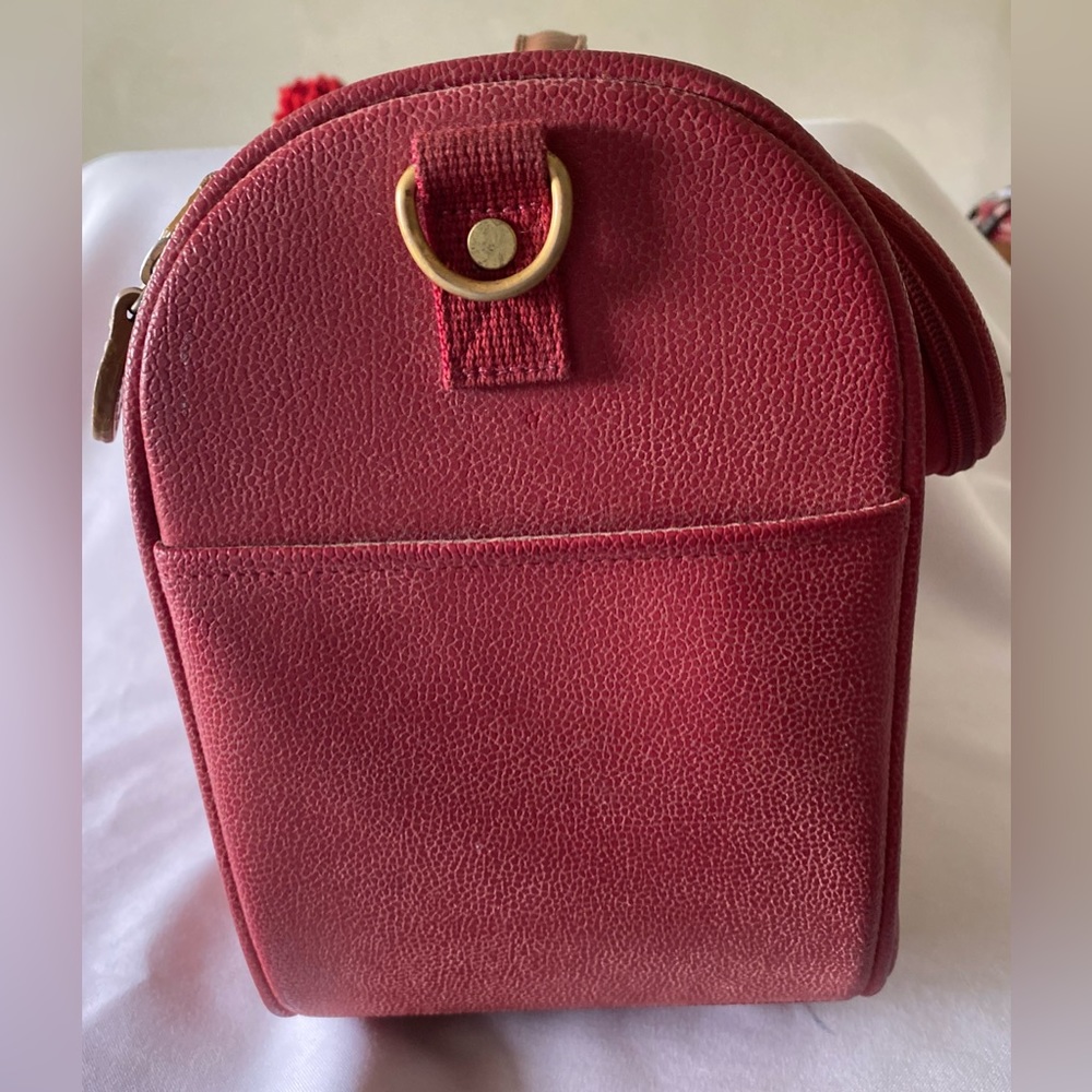Jump for Boyt Solera Red Large Pebbled Beauty Toiletries Case Travel - Picture 5 of 13